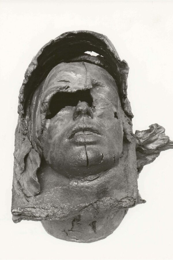 Vratislav Varmuža, Hlava, 1990, keramika, v. 26 cm, foto: Hana Číhalová